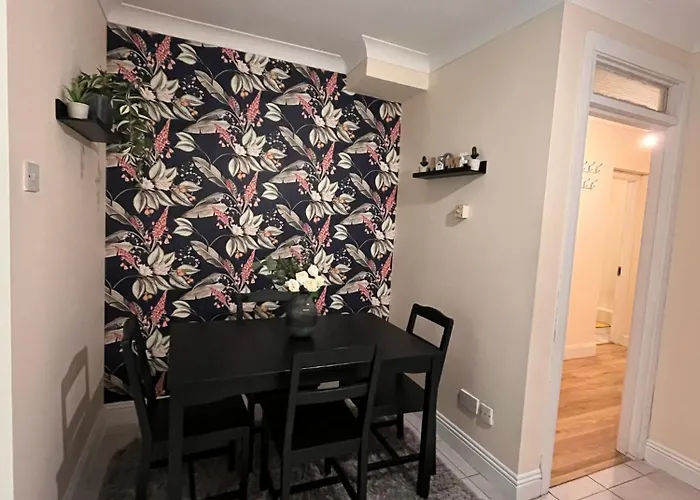 Superb Triple By The Spire - 3 Pensión