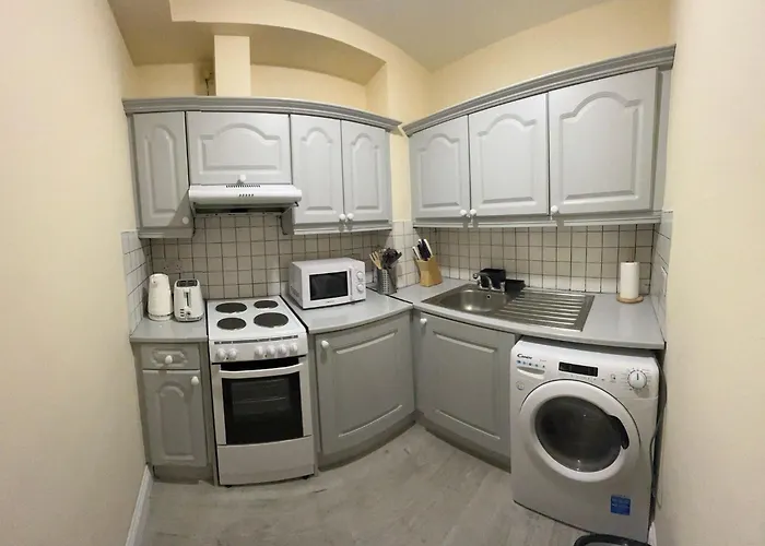 Superb Triple By The Spire - 3 Pensión *