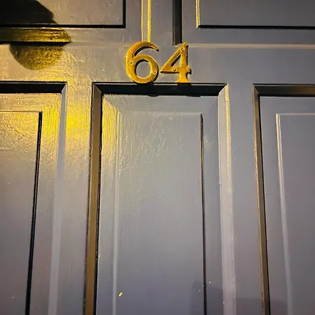 Superb Triple By The Spire - 3 *