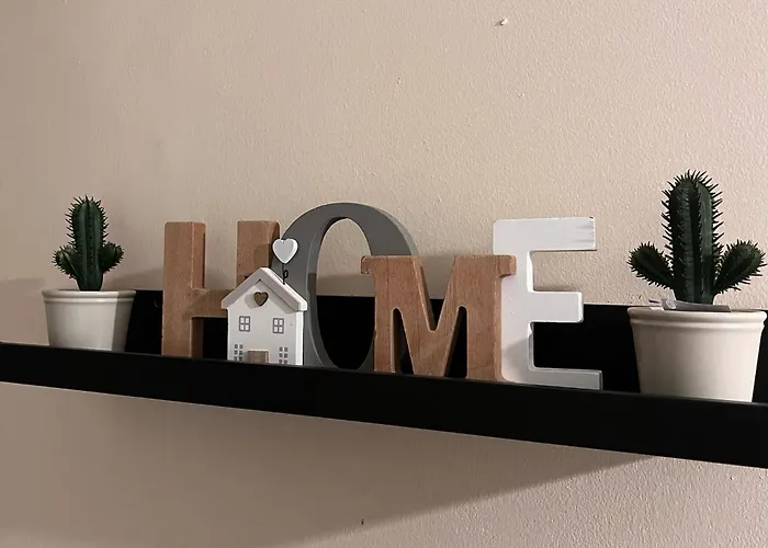 Superb Triple By The Spire - 3 *